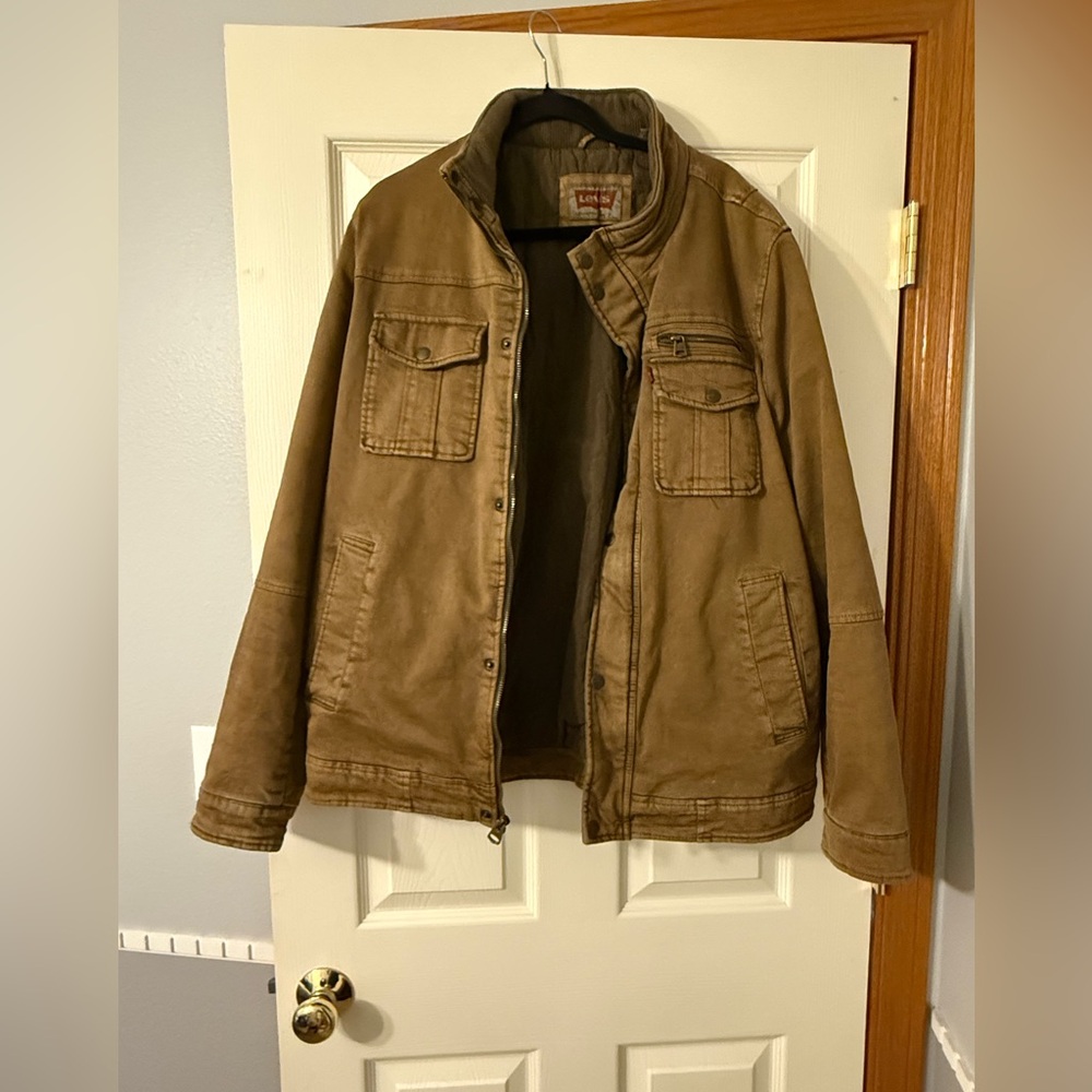 Men’s Levi’s tan utility jacket size XL